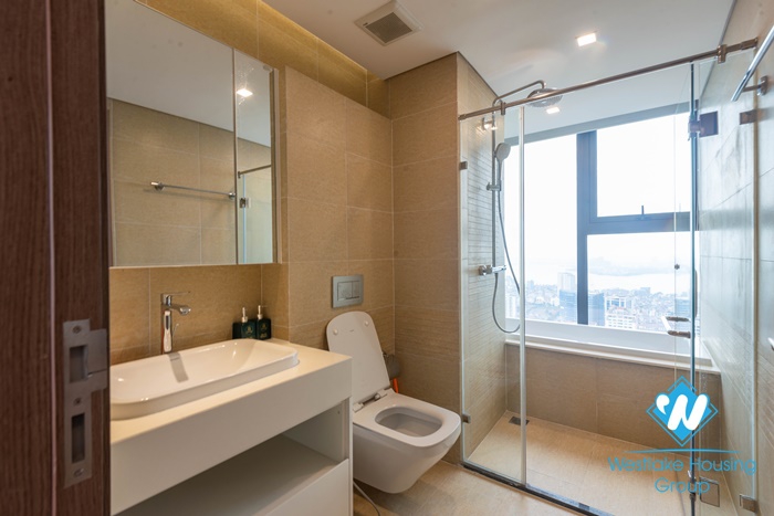 A beautiful and modern 4 bedroom apartment for rent in Metropolis, Ba dinh